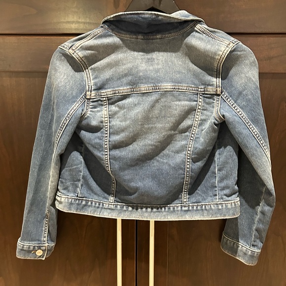 Teen girl jean jacket from the GAP. - Picture 2 of 4